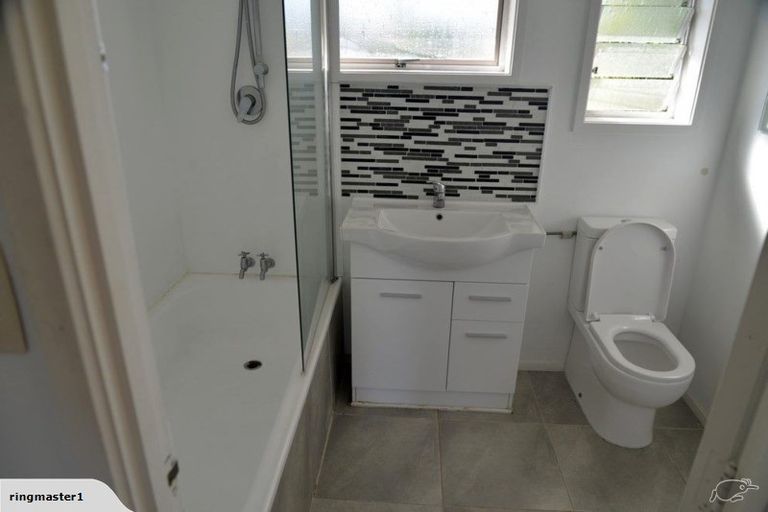 Photo of property in 3/1 Leigh Terrace, Bayview, Auckland, 0629