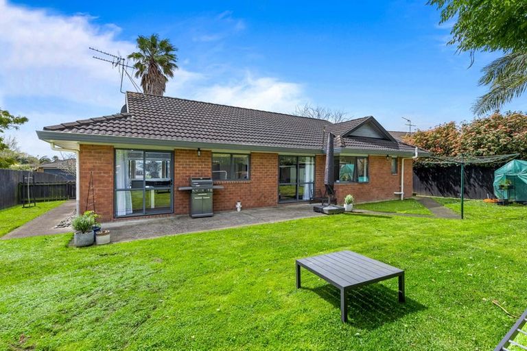 Photo of property in 6 Lothian Brae, Wattle Downs, Auckland, 2103