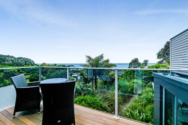 Photo of property in 14 Shearer Drive, Oakura, 4314