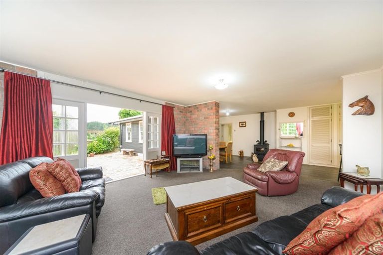 Photo of property in 273 Parewanui Road, Bulls, 4894