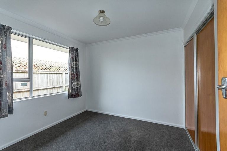 Photo of property in 2/101 Middlepark Road, Sockburn, Christchurch, 8042