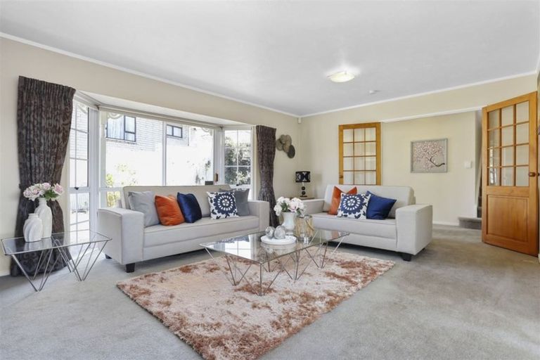 Photo of property in 2/16 Fernbird Place, Massey, Auckland, 0614