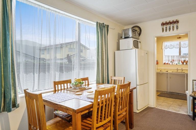 Photo of property in 256b Wellington Road, Wainuiomata, Lower Hutt, 5014