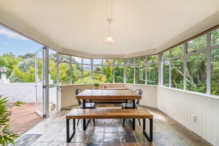 Photo of property in 6 Chatsworth Road, Silverstream, Upper Hutt, 5019