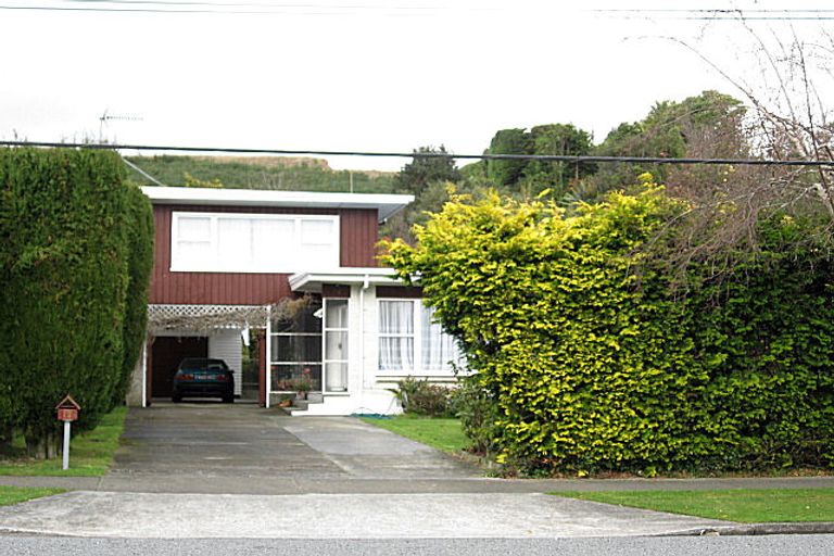 Photo of property in 12 Hawthorn Crescent, Stokes Valley, Lower Hutt, 5019