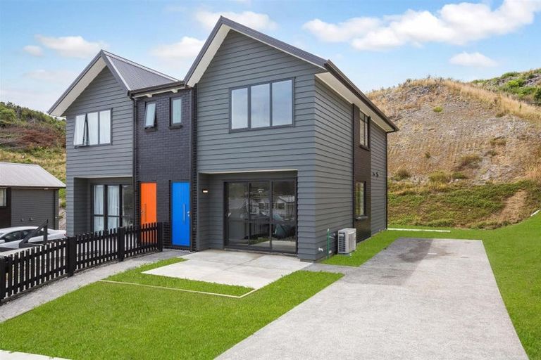 Photo of property in 27 Oakum Road, Whitby, Porirua, 5024