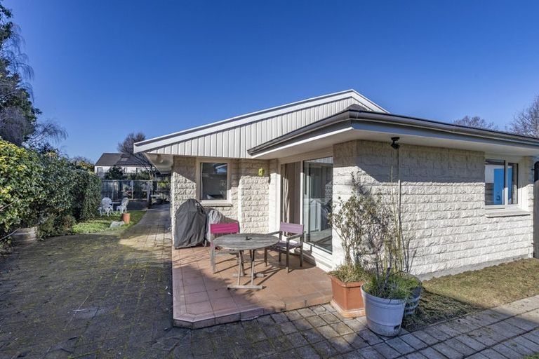 Photo of property in 16 Stormont Place, Avonhead, Christchurch, 8042