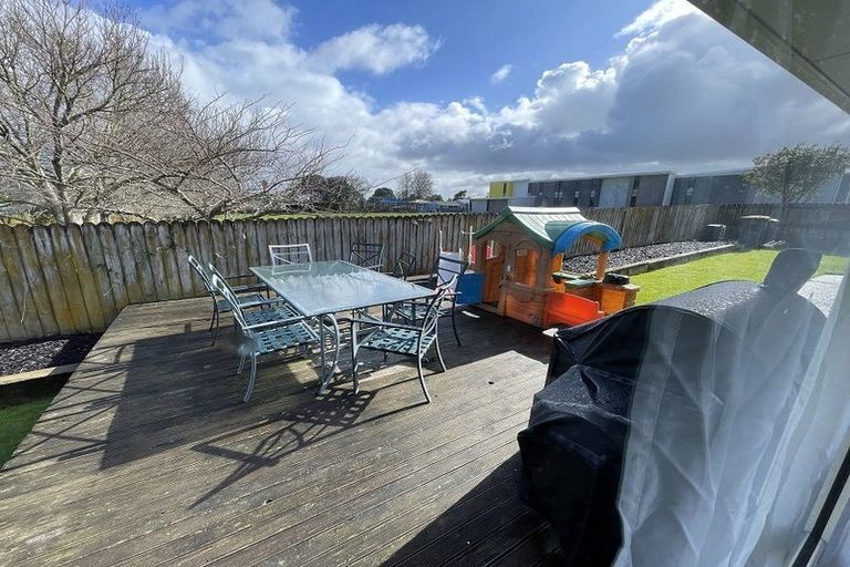 Photo of property in 54 Montilla Place, Manurewa, Auckland, 2102