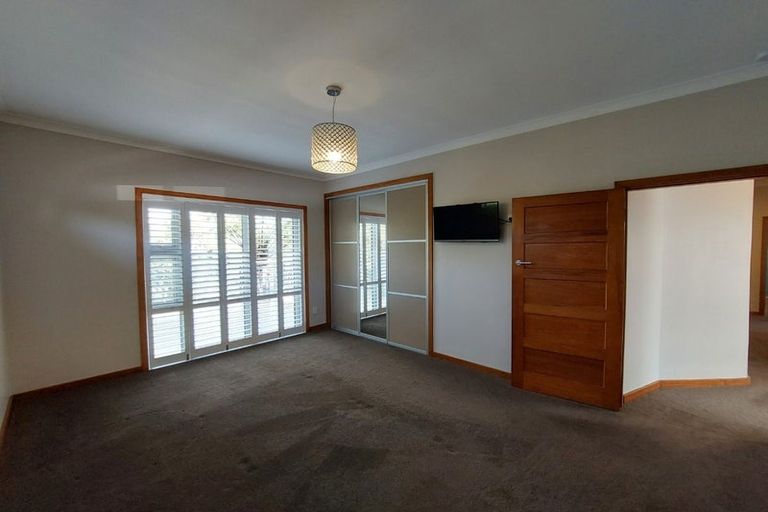 Photo of property in 6 Mission Street, Moturoa, New Plymouth, 4310