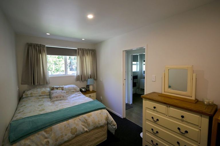 Photo of property in 30 Chartwell Avenue, Glenfield, Auckland, 0629