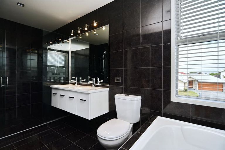 Photo of property in 2 Brookwater Avenue, Northwood, Christchurch, 8051