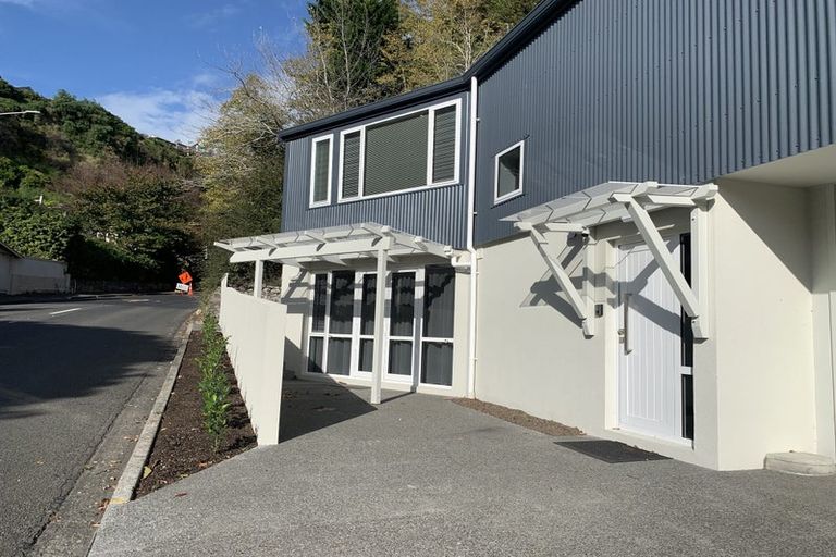 Photo of property in 120 Milton Road, Bluff Hill, Napier, 4110