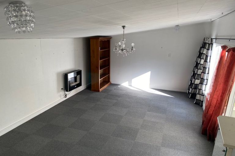 Photo of property in 35 Kopara Grove, Stokes Valley, Lower Hutt, 5019