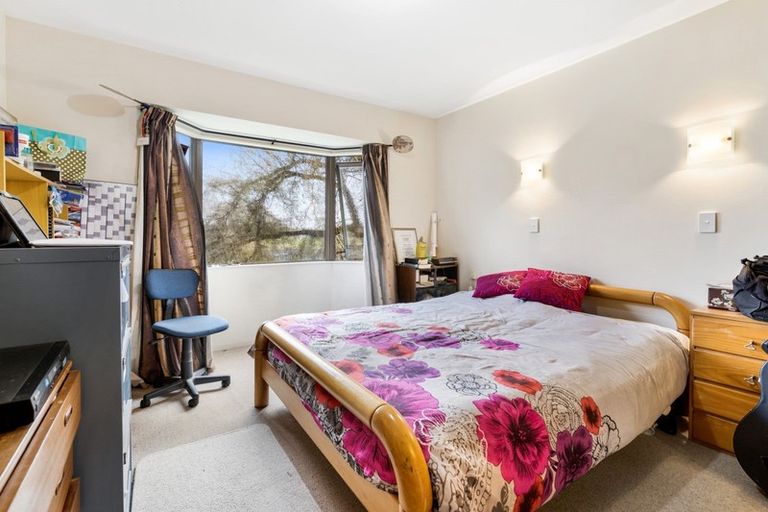 Photo of property in 9b Trotting Course Drive, Kumeu, 0891