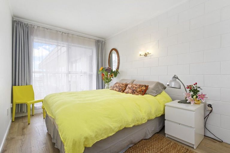 Photo of property in 11/19a Verbena Road, Birkdale, Auckland, 0626