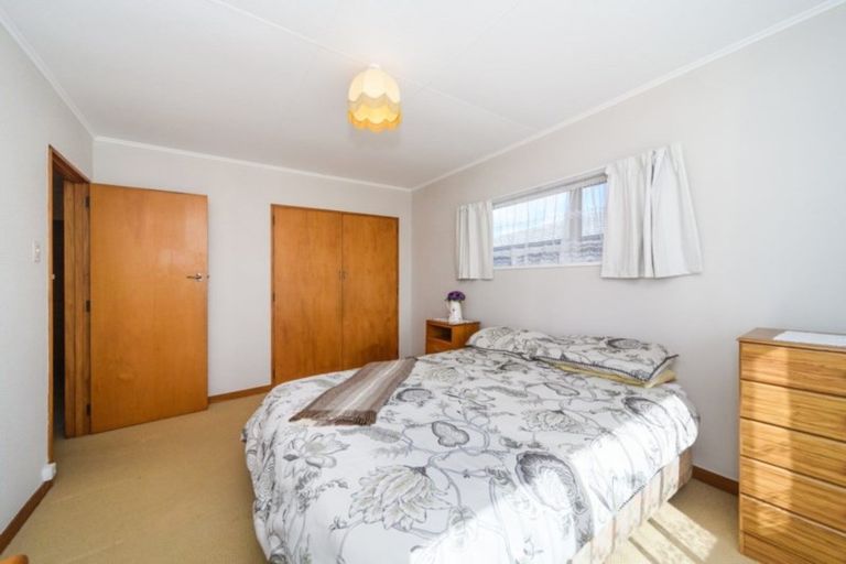 Photo of property in 38 Abraham Crescent, Milson, Palmerston North, 4414