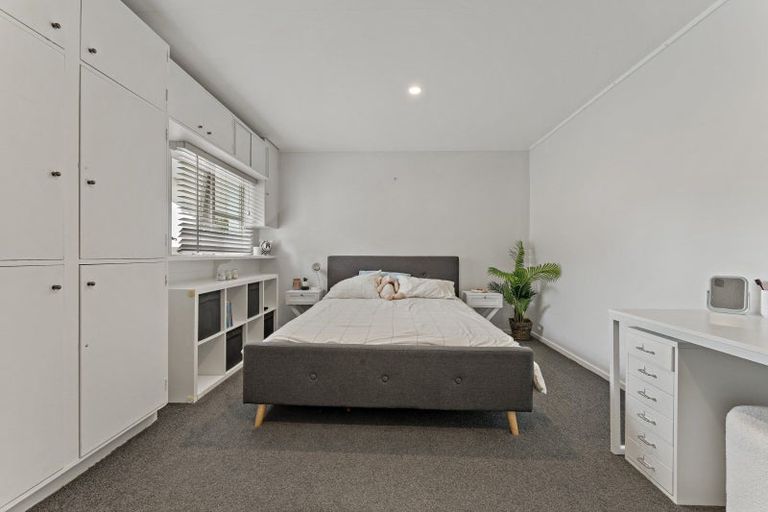 Photo of property in 2/71 Deep Creek Road, Waiake, Auckland, 0630