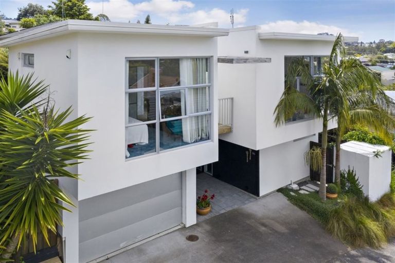 Photo of property in 14a Holiday Road, Stanmore Bay, Whangaparaoa, 0932