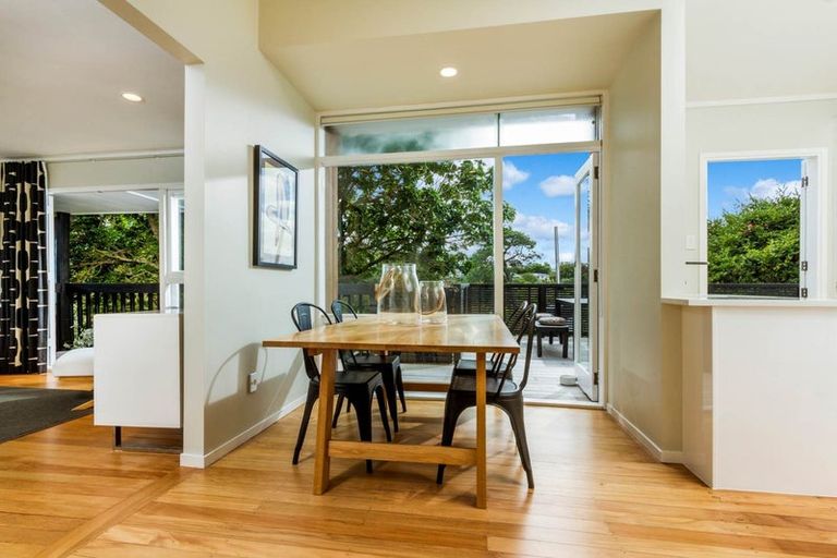 Photo of property in 54 Braemar Road, Castor Bay, Auckland, 0620
