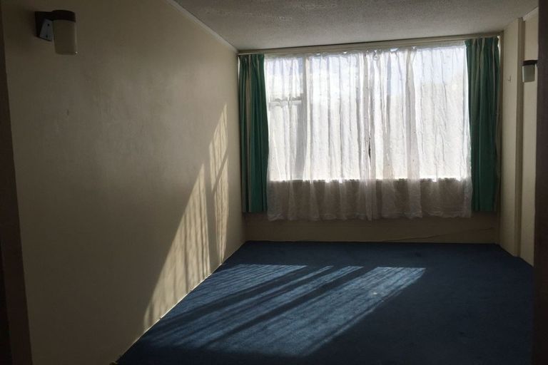 Photo of property in Beresford Apartments, 4/118 Russell Terrace, Berhampore, Wellington, 6023