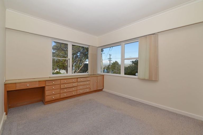 Photo of property in 49 Seaview Road, Paremata, Porirua, 5024