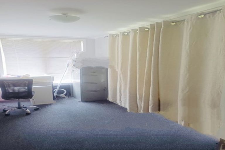 Photo of property in 49 View Road, Henderson, Auckland, 0612