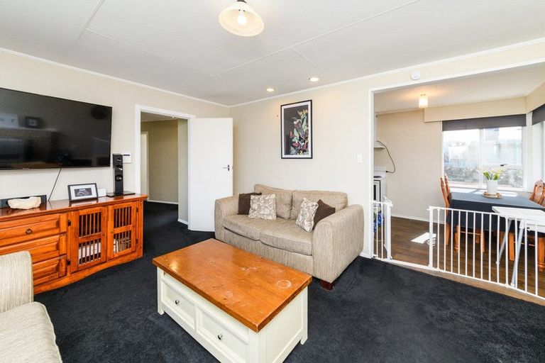 Photo of property in 92 Apollo Parade, Milson, Palmerston North, 4414