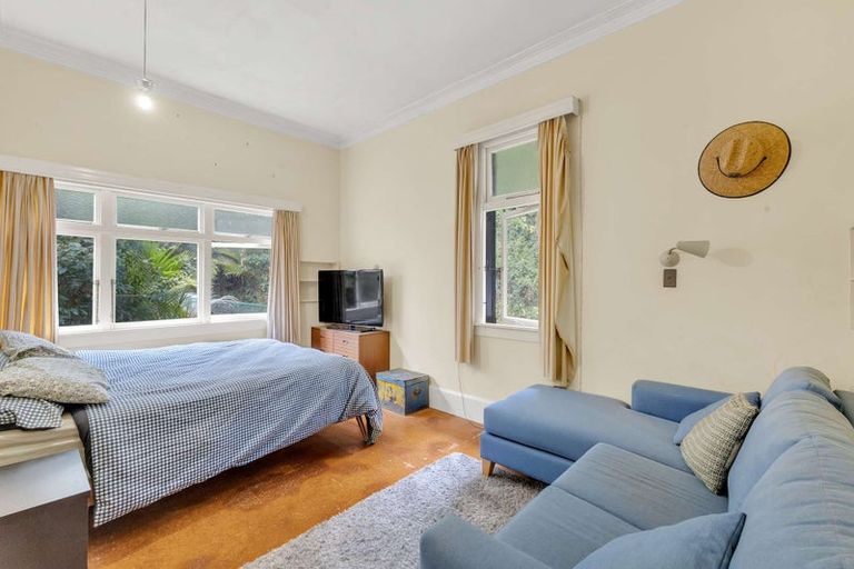Photo of property in 353 Devon Street West, Lynmouth, New Plymouth, 4310