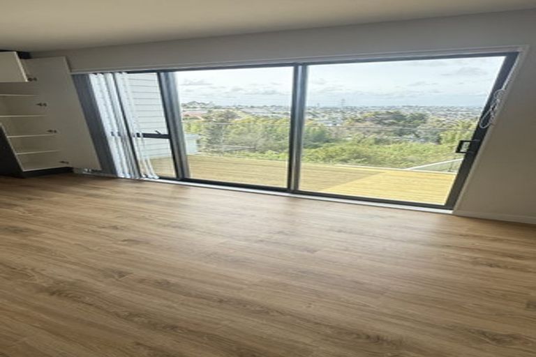 Photo of property in 309 Don Buck Road, Massey, Auckland, 0614