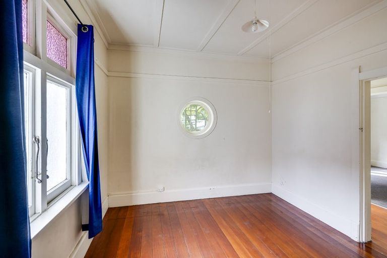 Photo of property in 32 Havelock Road, Hospital Hill, Napier, 4110