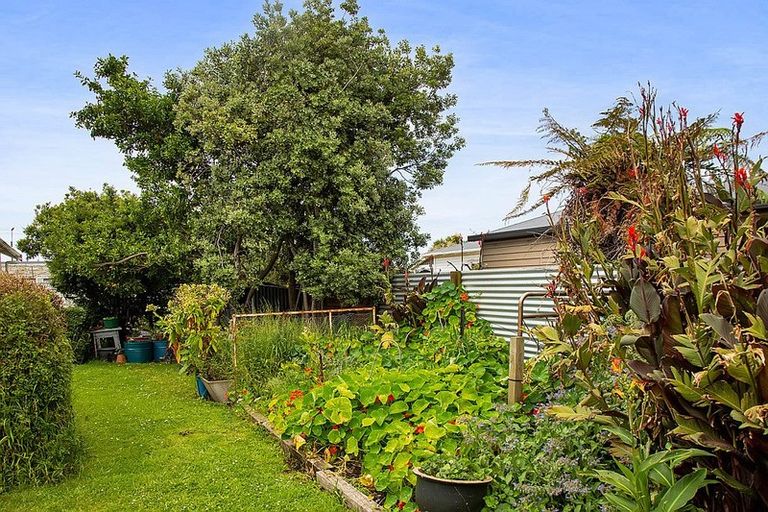 Photo of property in 21 Egmont Street, Patea, 4520