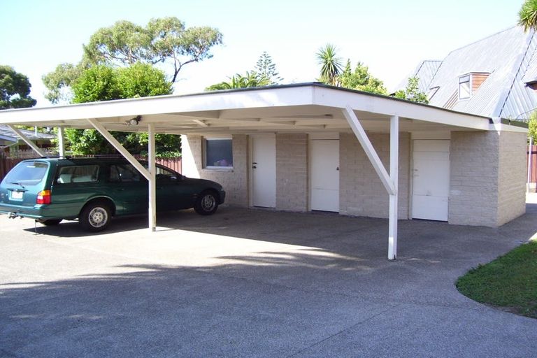 Photo of property in 2/10 Raewyn Place, Pakuranga, Auckland, 2010