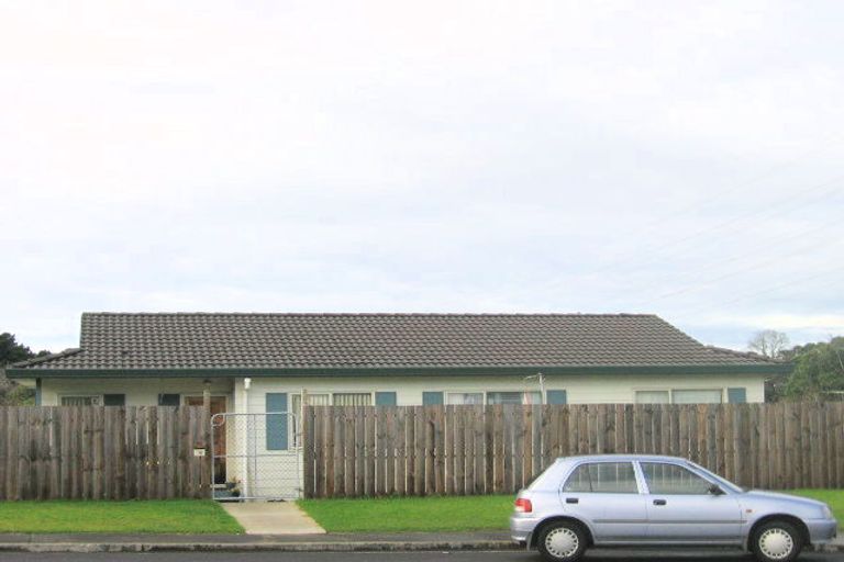 Photo of property in 30 Faram Place, Massey, Auckland, 0614
