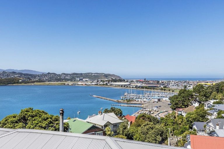 Photo of property in 28 Belvedere Road, Hataitai, Wellington, 6021