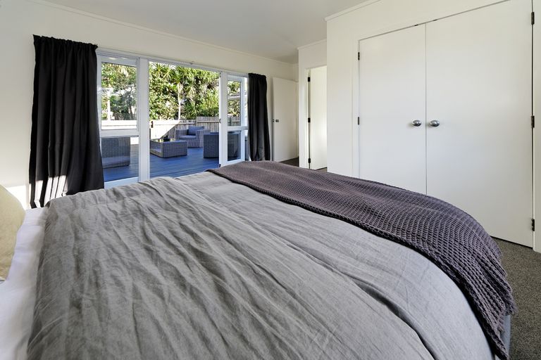 Photo of property in 50a Godley Road, Green Bay, Auckland, 0604