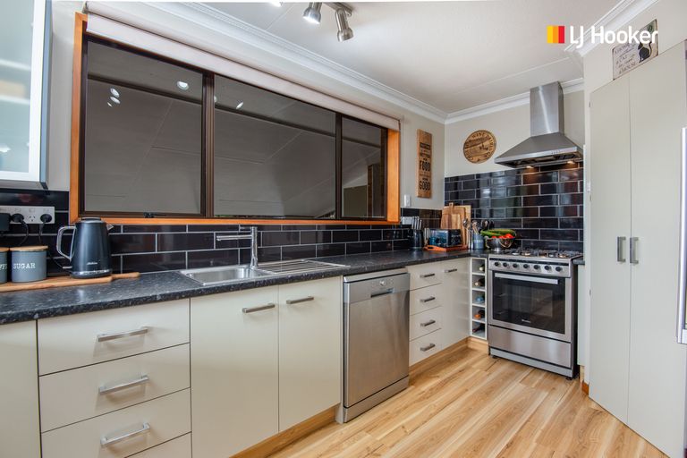 Photo of property in 495 Centre Road, Momona, Outram, 9073