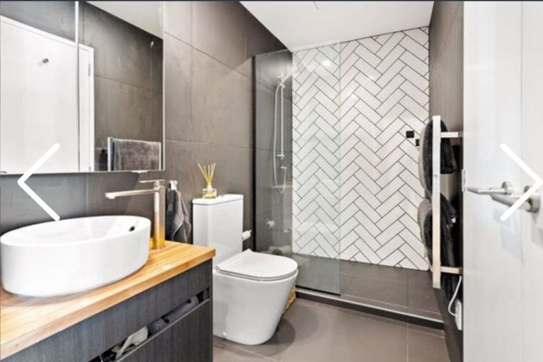 Photo of property in 2/165 Hobsonville Point Road, Hobsonville, Auckland, 0616