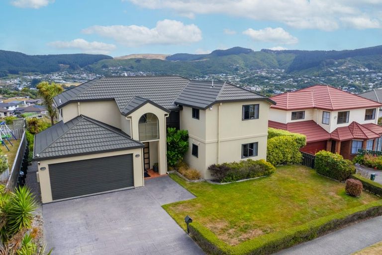 Photo of property in 138 Woodman Drive, Tawa, Wellington, 5028