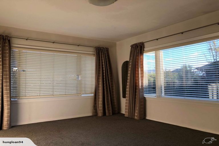 Photo of property in 70 Memorial Avenue, Ilam, Christchurch, 8053