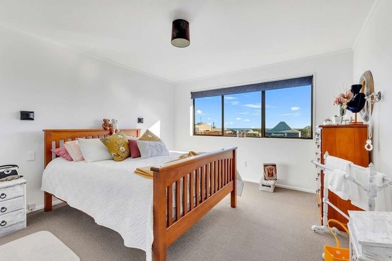 Photo of property in 2/502 Devon Street East, Strandon, New Plymouth, 4312