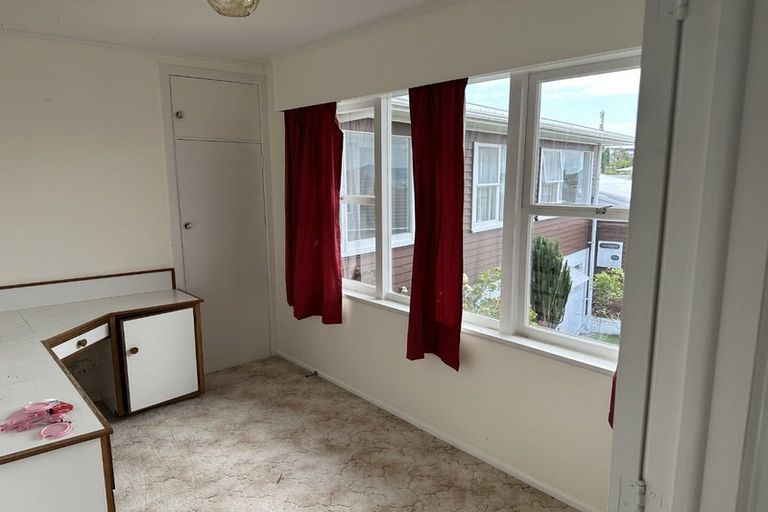 Photo of property in 15 Bevyn Street, Castor Bay, Auckland, 0620