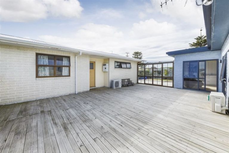 Photo of property in 17 Works Road, Longburn, Palmerston North, 4412