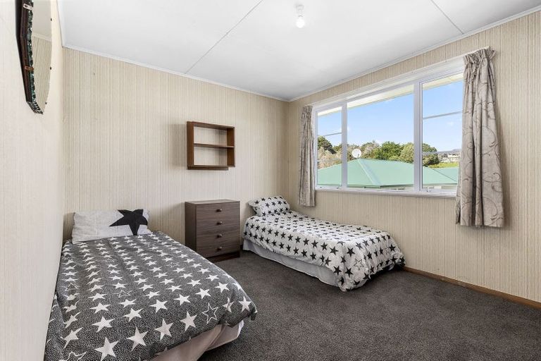 Photo of property in 16 Morgan Place, Tawa, Wellington, 5028