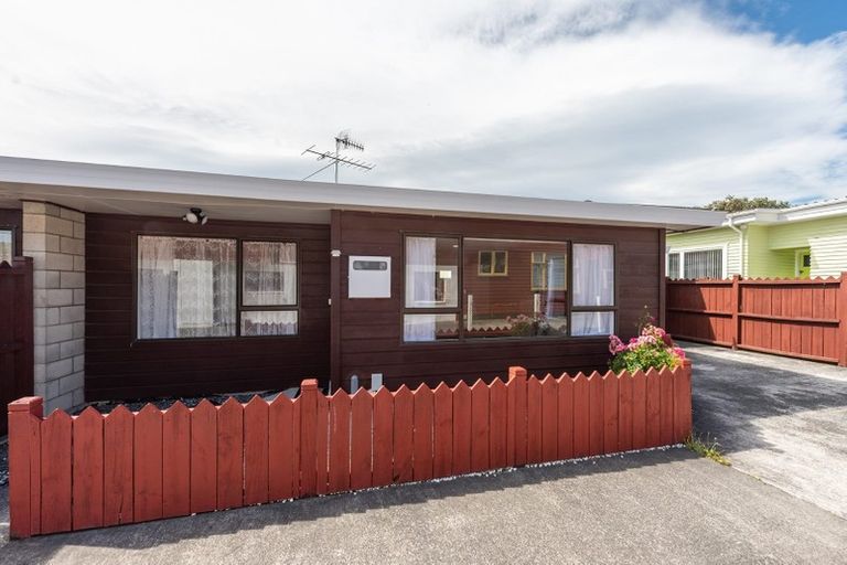 Photo of property in 25b Kemp Street, Kilbirnie, Wellington, 6022