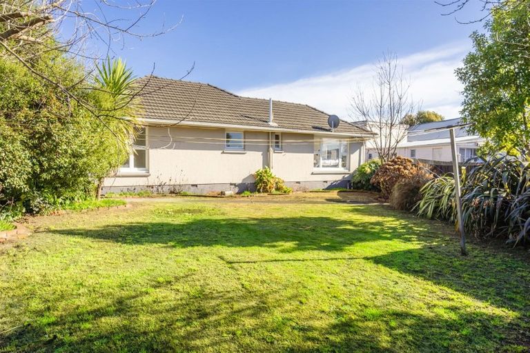 Photo of property in 27 Middlepark Road, Sockburn, Christchurch, 8042