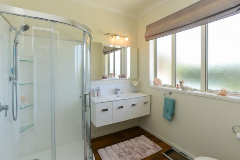 Photo of property in 10 Gavin Black Street, Meeanee, Napier, 4112