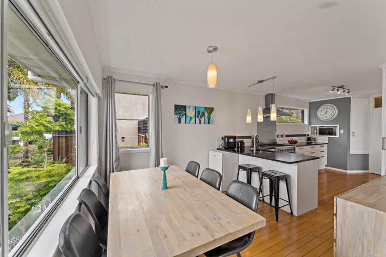 Photo of property in 2/71 Deep Creek Road, Waiake, Auckland, 0630