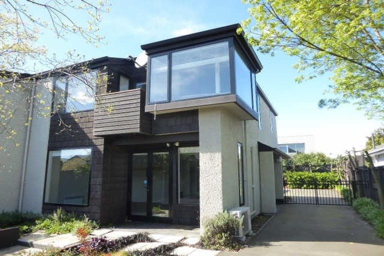 Photo of property in 1/52 Aikmans Road, Merivale, Christchurch, 8014