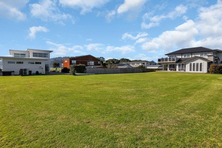 Photo of property in 23 Fred Carr Place, One Tree Point, 0118