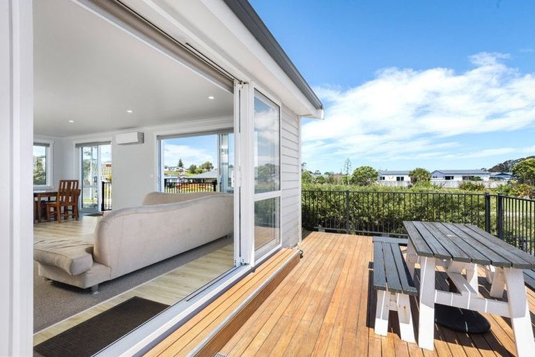 Photo of property in 11 Sandy Place, Waihi Beach, 3611